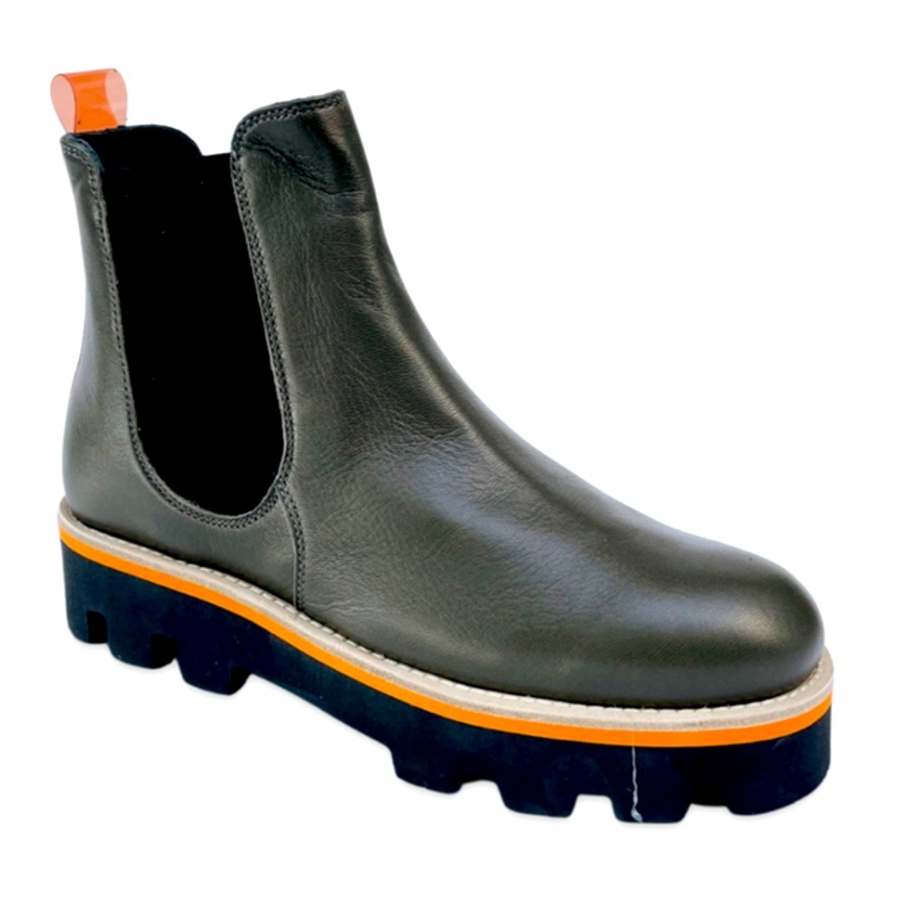 Montelliana 1965 Made in Italy 
Nora Chelsea Boot in Military Green brand new